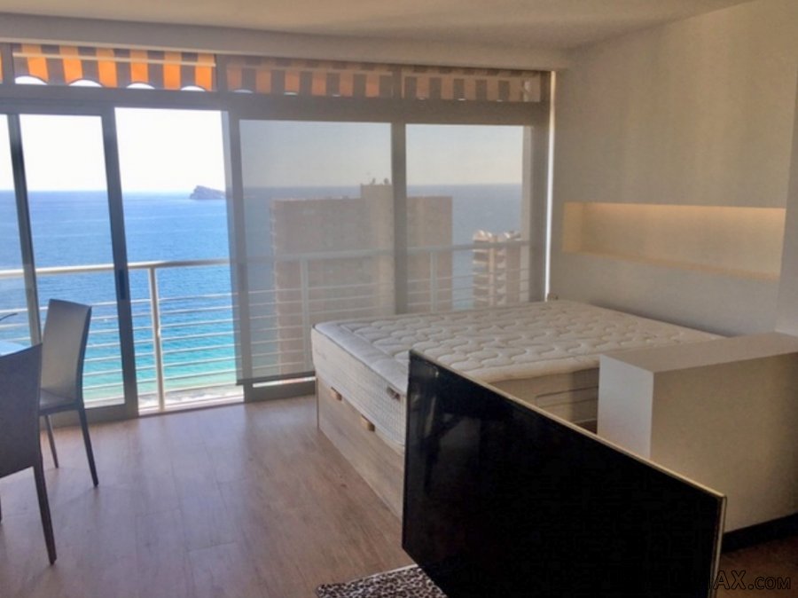 Se vende estudio tipo loft en segunda línea playa levante.. - 3