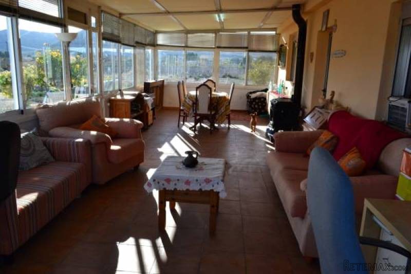 3 Bedroom 1 Bathroom Villa In Alicante..