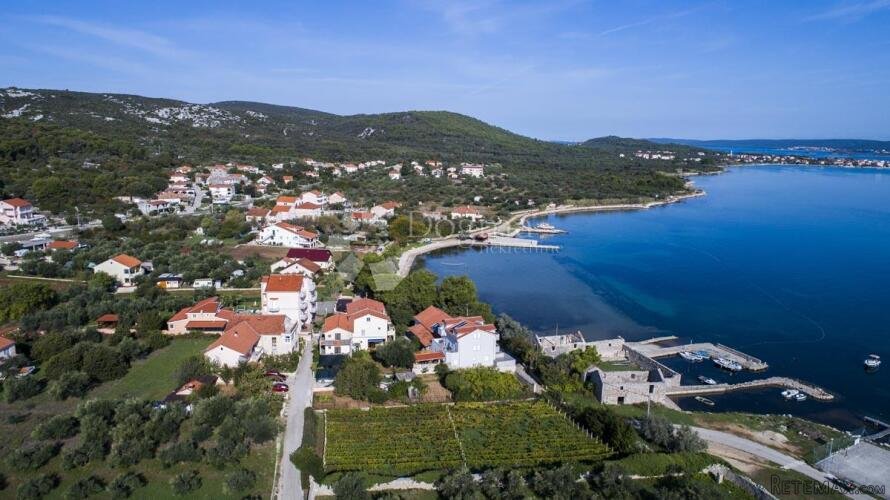 KRAJ OTOK PAŠMAN – GRAĐEVINSKO ZEMLJIŠTE 2037 M2