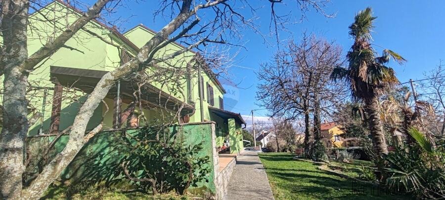 Rijeka, Cernik - kuća 320 m2 s okućnicom 3400 m2
