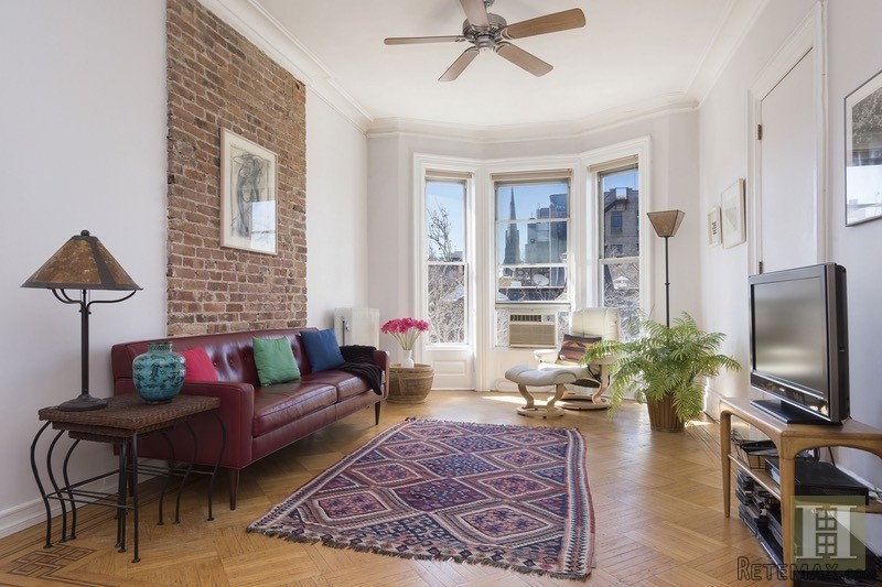 3 bedroom Apartment For Sale: 153..