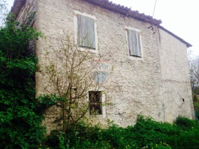Starina za renovaciju u okolici Pazina