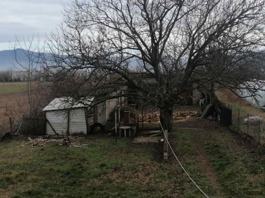 Kuca i plac-Golubac - 10