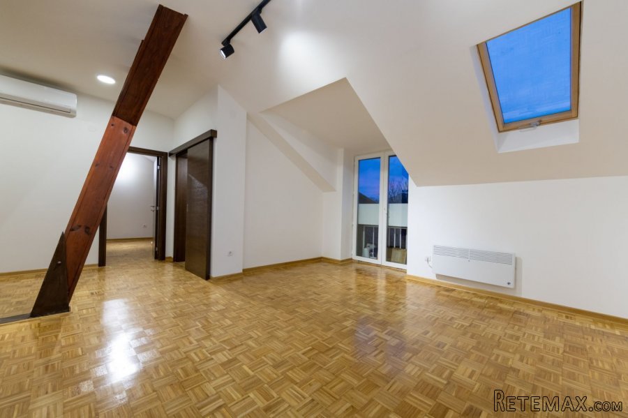 Kanarevo brdo-2,5-67m2-renoviran-vlasnik
