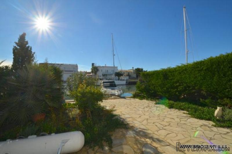 ROSES SANTA MARGARIDA: House on the.. - 2