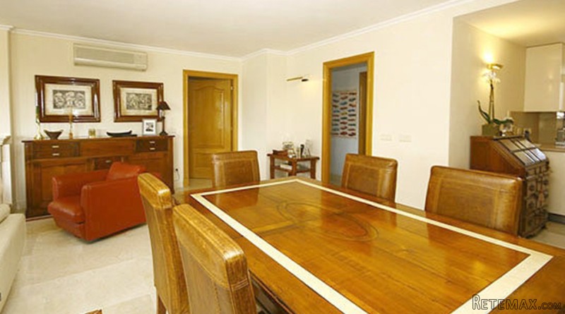 Spacious 3 bedroom apartment with views.. - 2