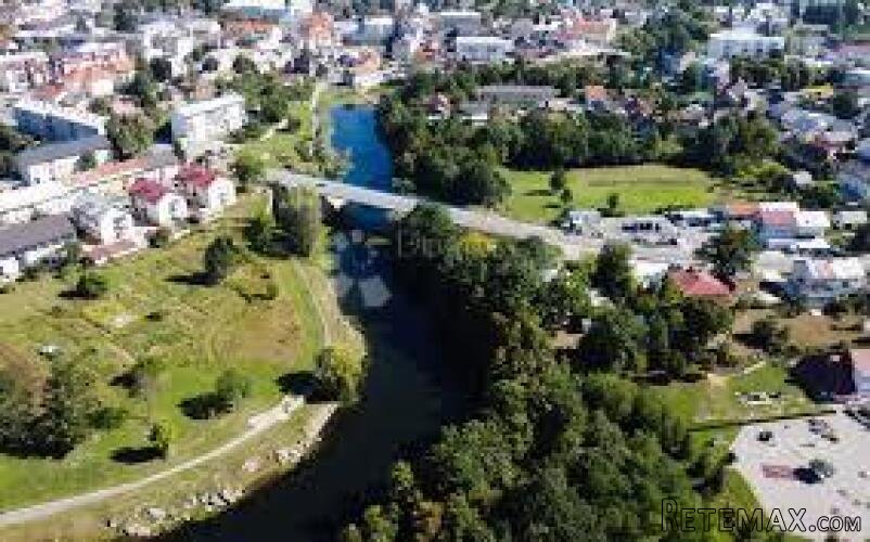 PRODAJE SE GRAĐEVINSKO ZEMLJIŠTE GOSPIĆ