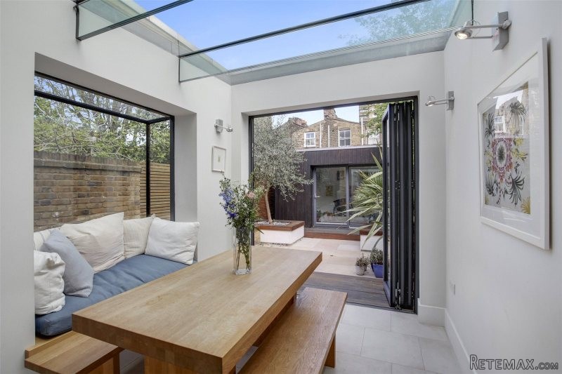 2 Bedroom House, Freehold