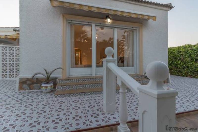 3 Bedroom 2 Bathroom Villa In.. - 2