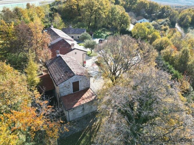 Istra, imanje s četiri kuće
