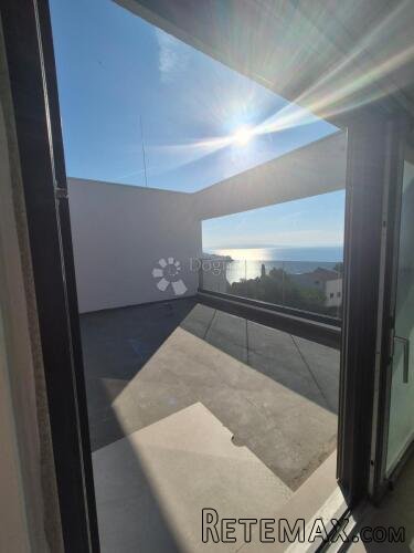 Ekskluzivni penthouse s jacuzzijem (S16), pogledom na more i