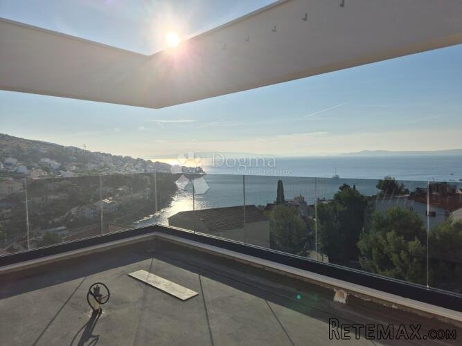 NOVOGRADNJA – LUKSUZNI PENTHOUSE (S17) S JACUZZIJEM I PANORA