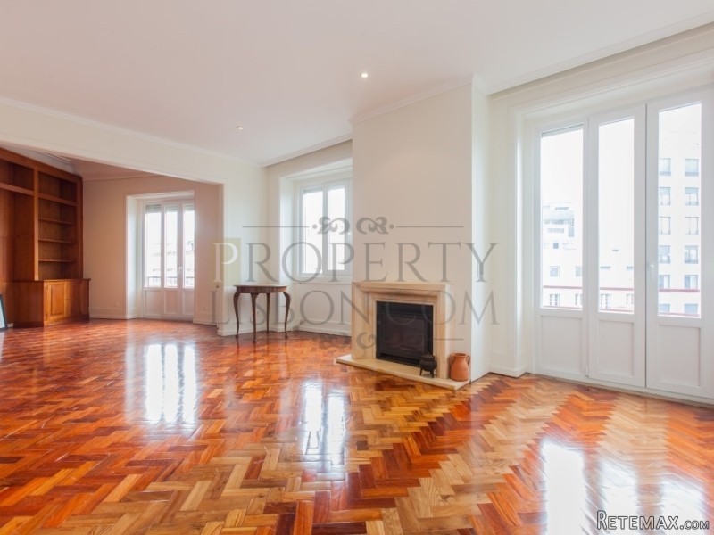 T4 Lisbon Apartment for Sale,Amoreiras..