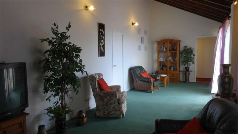 3 bed apartment in South District - 2