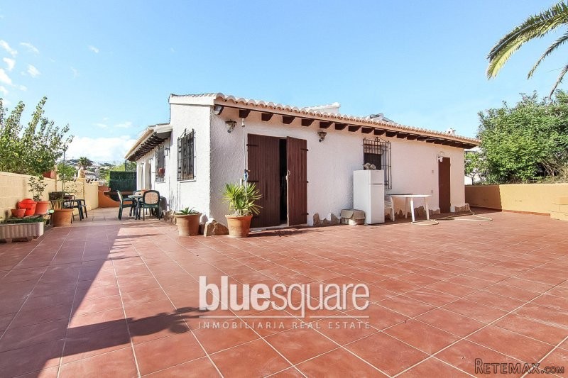 3 Bedroom 1 Bathroom Villa For Sale in..