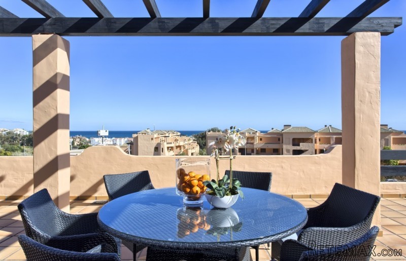 3 bedroom property near Casares Playa..
