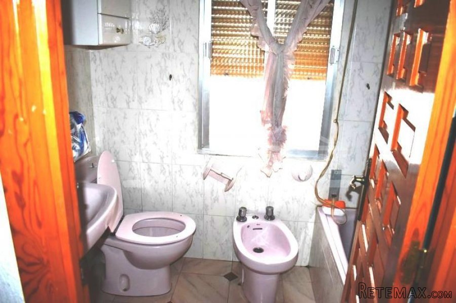 REDUCED!!! Larger than average, 3 double bed, 2 bath, 1st.. - 11