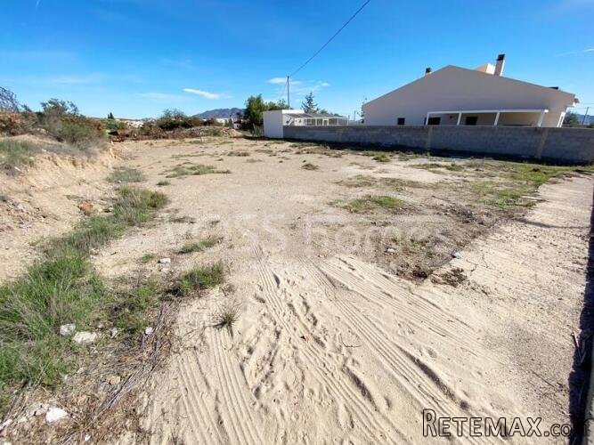 NEW LISTING TO VOSS HOMES - An URBAN building plot of land.. - 2