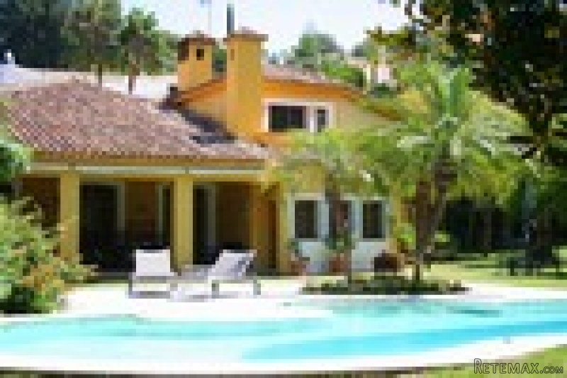 5 Bedrooms - Villa - Malaga - For Sale
