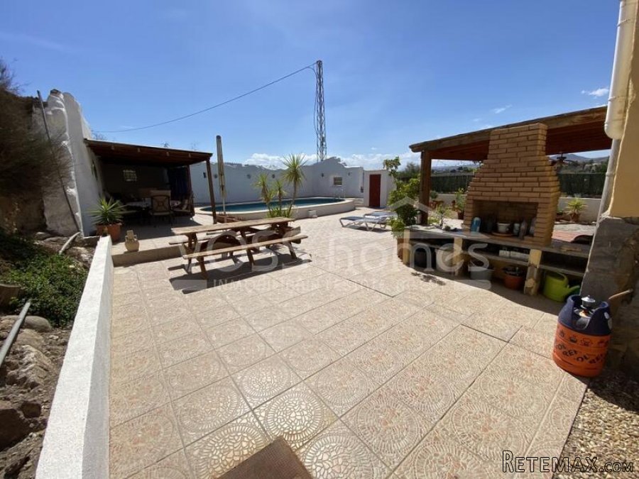 NEW & EXCLUSIVE TO VOSS HOMES - A stunning, huge 358m2.. - 13