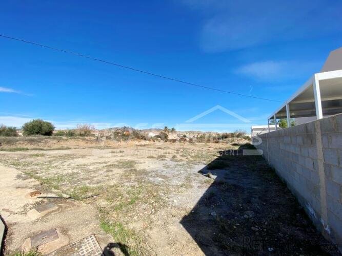 NEW LISTING TO VOSS HOMES - An URBAN building plot of land.. - 4