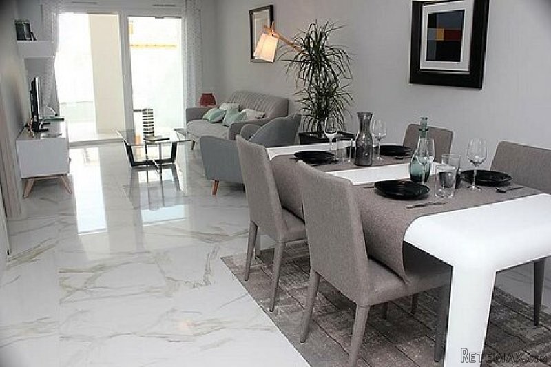* 800 Metres to the Beach - 2 Bed 2.. - 2