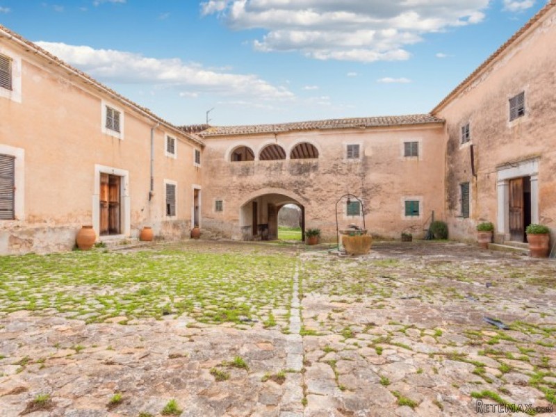 Historic Estate Dating Back To The 13th..