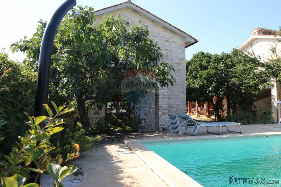 Istra, Peruški, 2 kamene kuće sa bazenom - 7