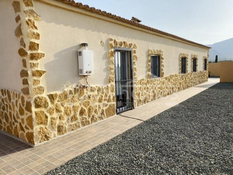 NEW TO VOSS HOMES - An impressive, larger than average.. - 17