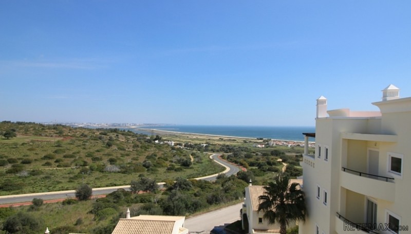 Two Bedroom Apartment Near Meia Praia.. - 2