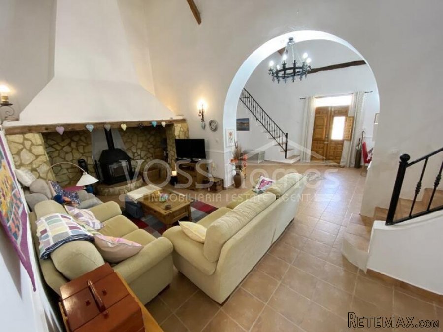 NEW & EXCLUSIVE TO VOSS HOMES - A stunning, huge 358m2.. - 18