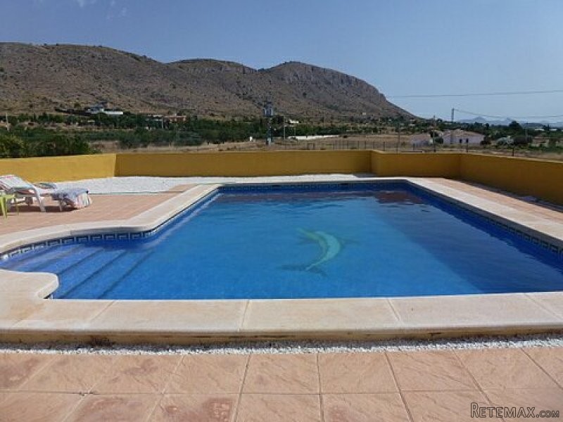 3 bedroom villa with pool and 12000m2.. - 2