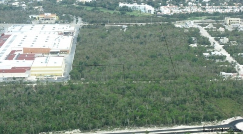 Comercial Site for sale on the highway..