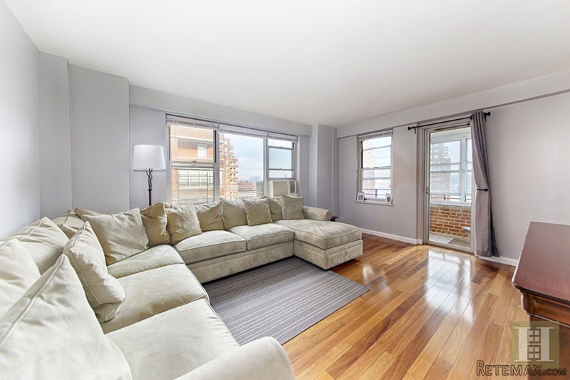 2 bedroom Apartment For Sale: 575 GRAND..