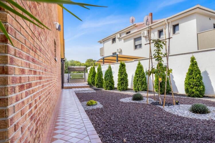 Istra, Pomer - kuća sa 5 apartmana - 2