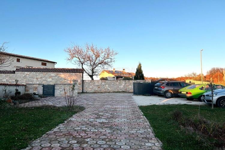 SVETVINČENAT – kuća na kraju sela s lijepom okućnicom - 2