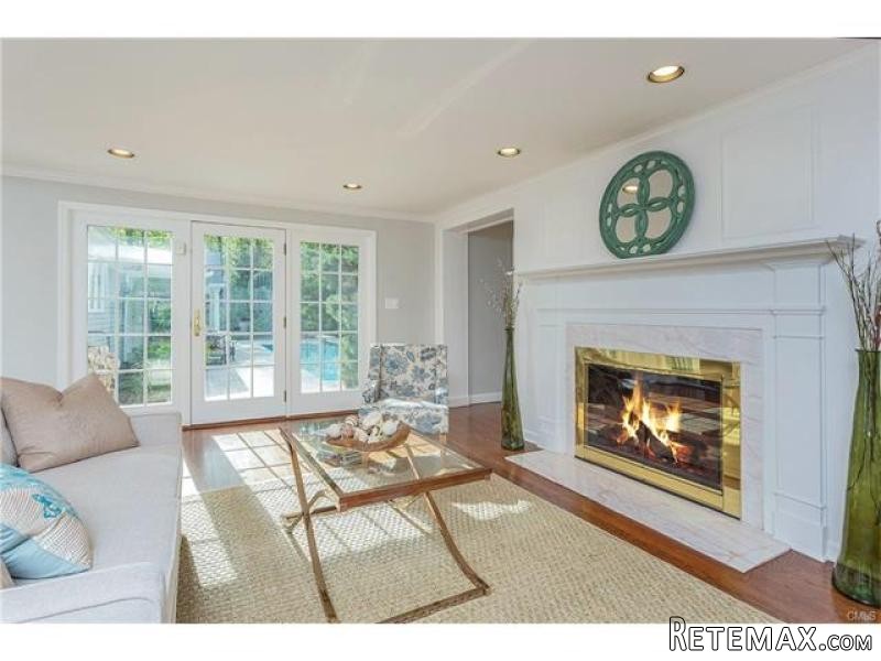 6 bedroom House For Sale: 34 STURGES.. - 2