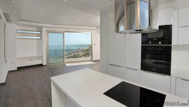 Larnaka Sea Front 3 Bed, 3 Bath.. - 2