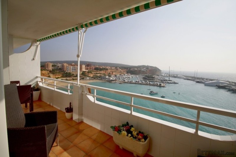 A two bedroom frontline apartment for.. - 2