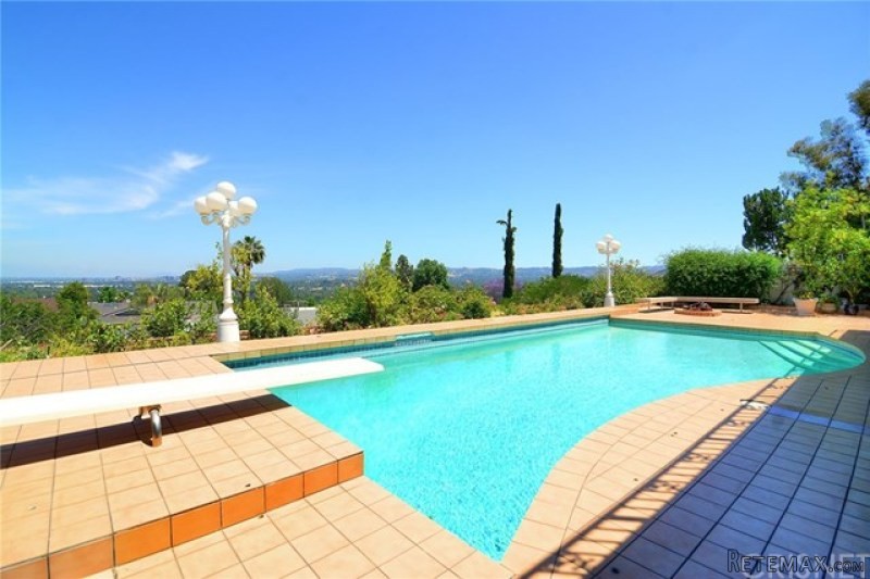 6652 Vickiview Drive | West Hills..