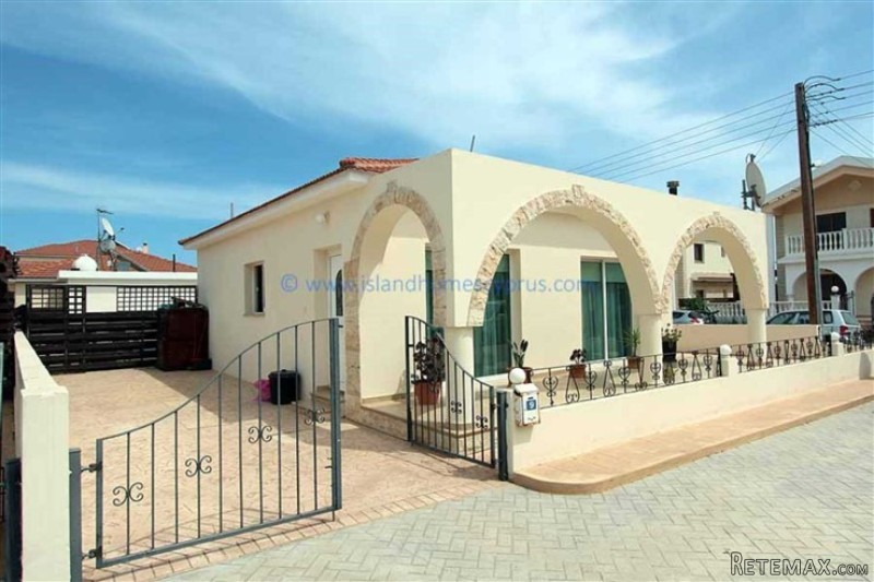 House Bungalow - For Sale - 2 Bedrooms