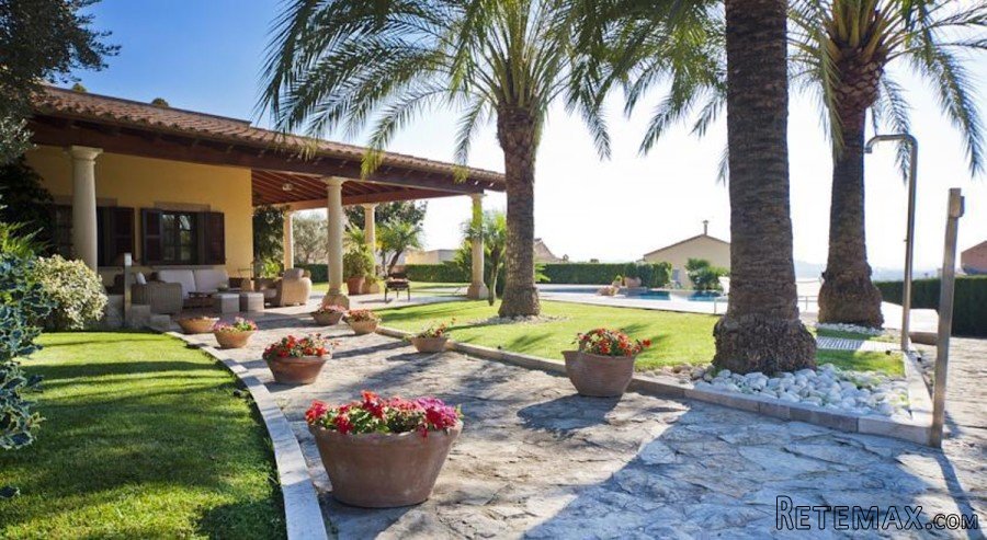 Fabulous large villa on the outskirts of the village of.. - 3
