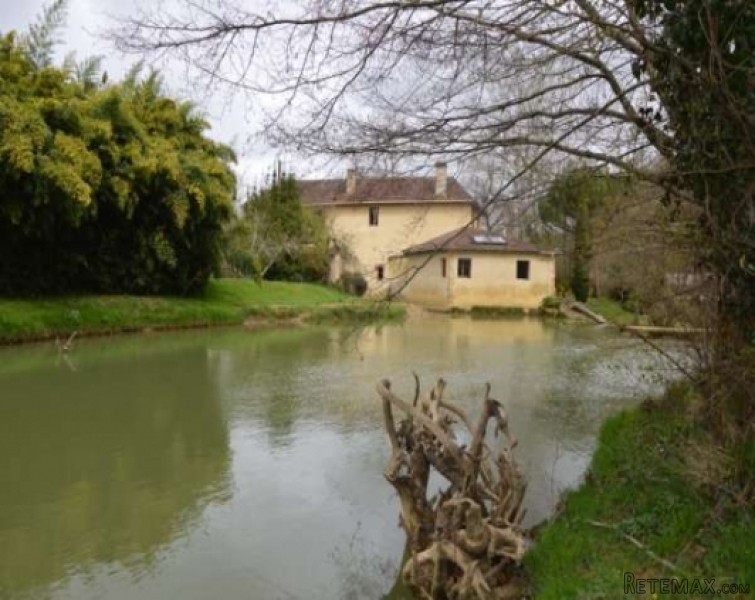 Restored mill with water rights in.. - 2