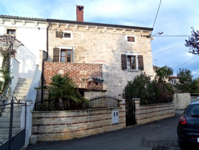 Kamena kuća u nizu - okolica Poreč