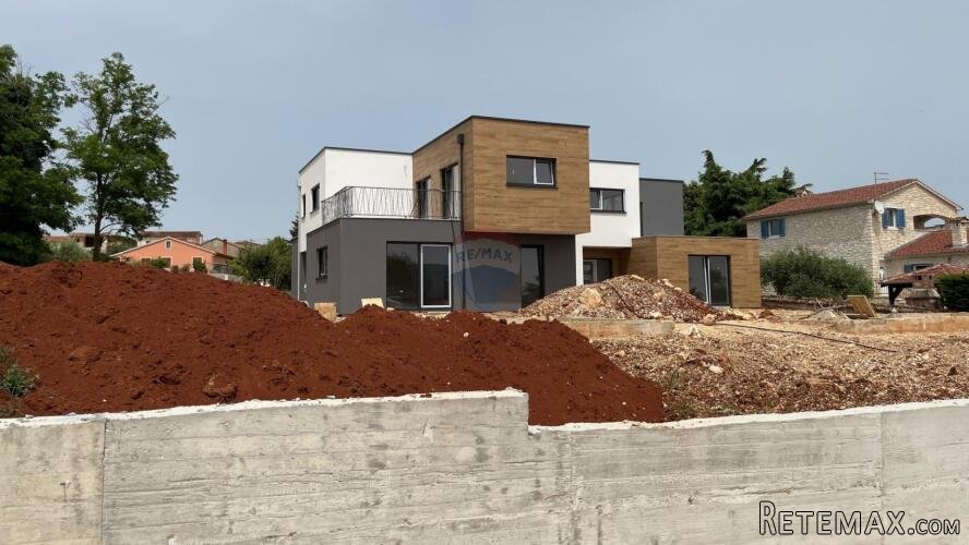 Poreč okolica, moderna dvojna kuća s bazenom