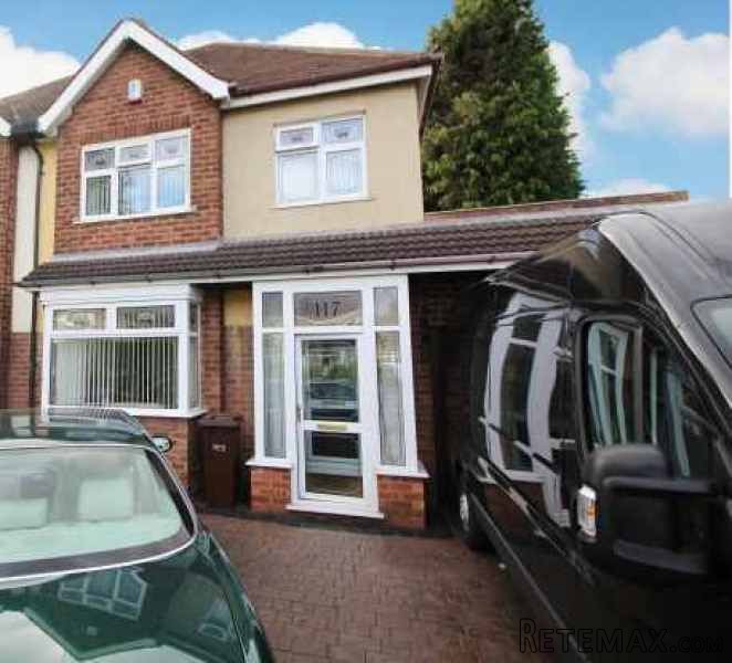 3 bedroom, Semi-detached House house..