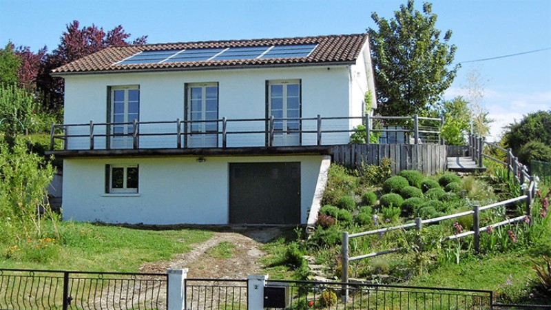 Beautiful Bungalow On Two Levels With.. - 2