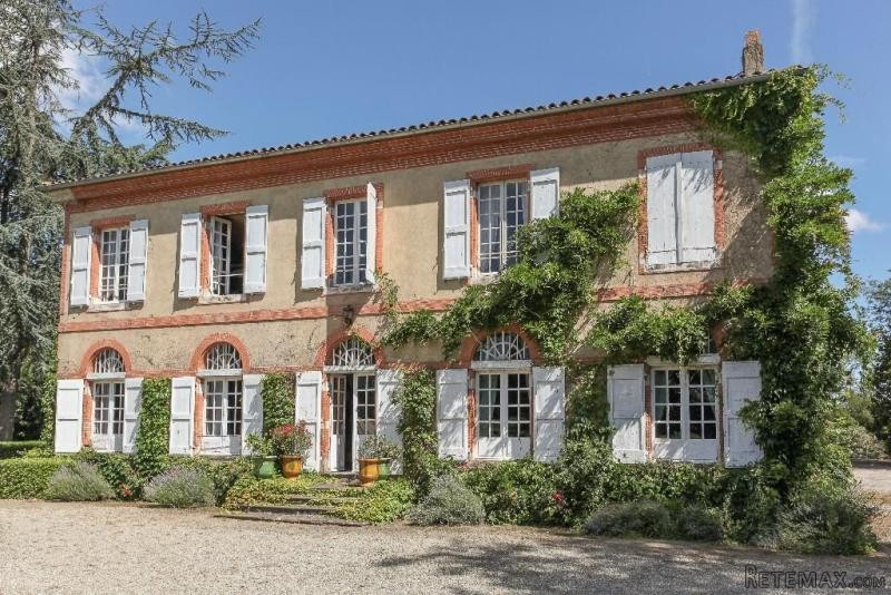 7 Bedroom Country House For Sale