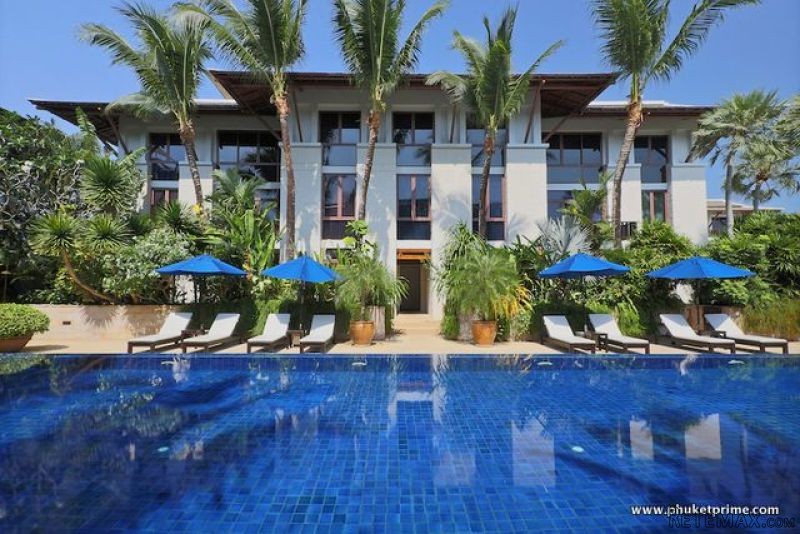 Prestigious Marina-View 2-Bedroom..