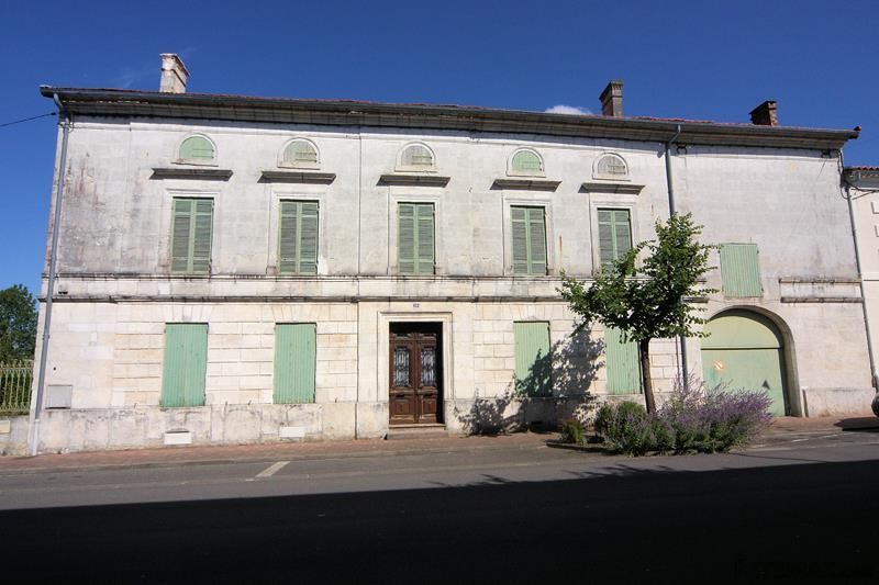 Large Maison De Maitre In A Great..